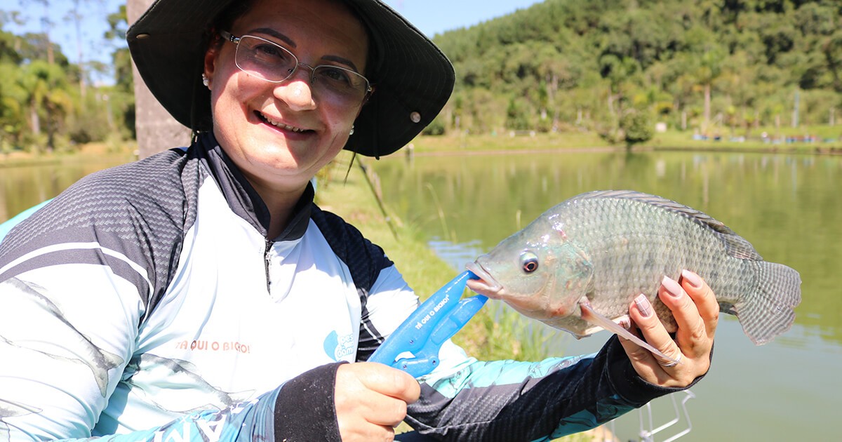 UMA FAMÍLIA QUE SE DEDICA PARA A PESCA ESPORTIVA